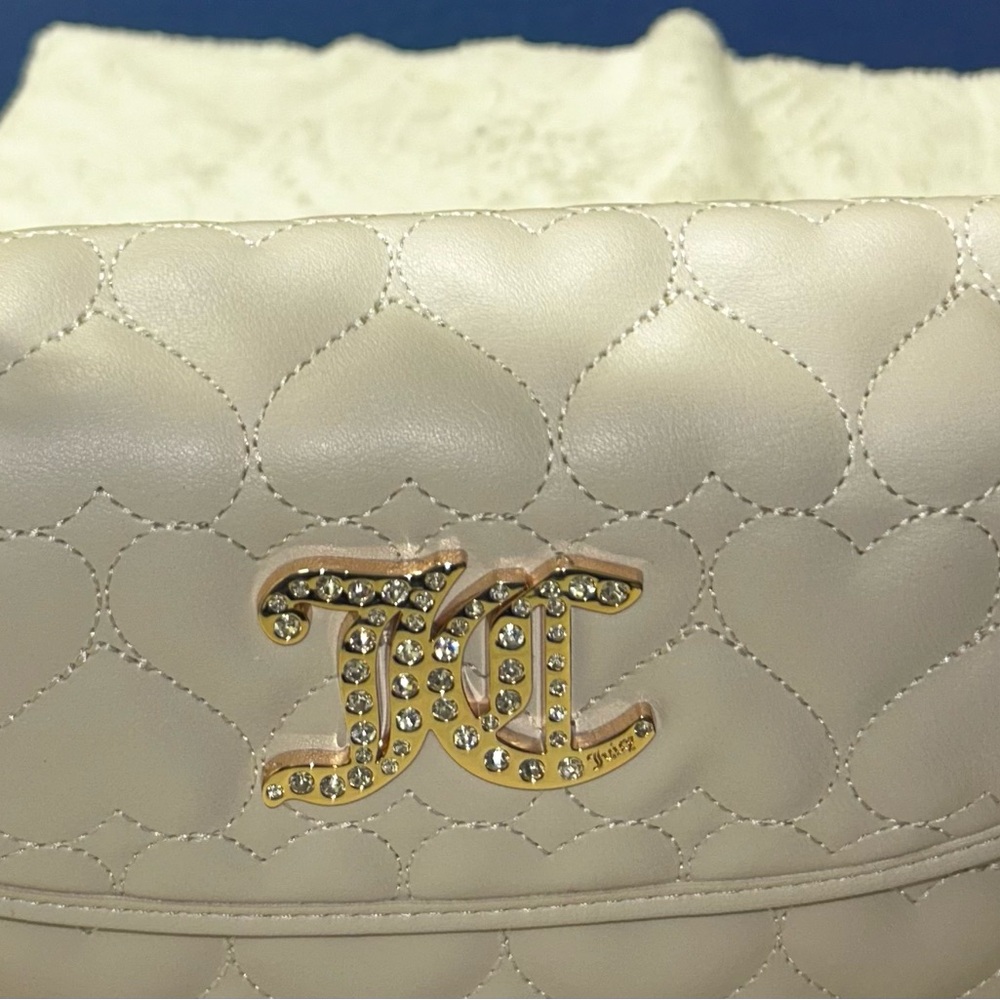 NWT…Juicy Couture Gray Shoulder Bag with Quilted Design and Gold Hardware - Picture 5 of 11
